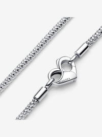 Collana con maglia geometrica