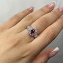 Anello con centrale ovale rosso