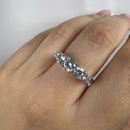 Anello a cinque pietre