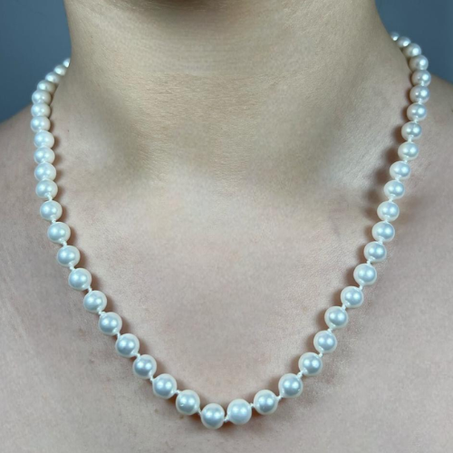 Collana di perle in madreperla
