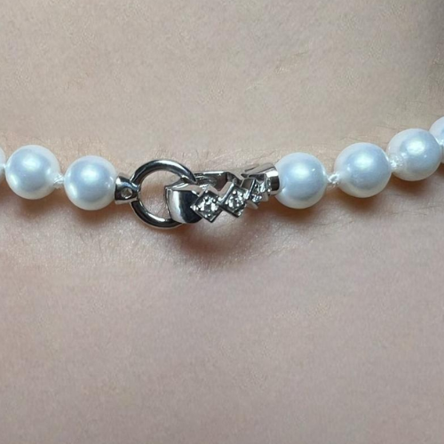 Collana di perle in madreperla