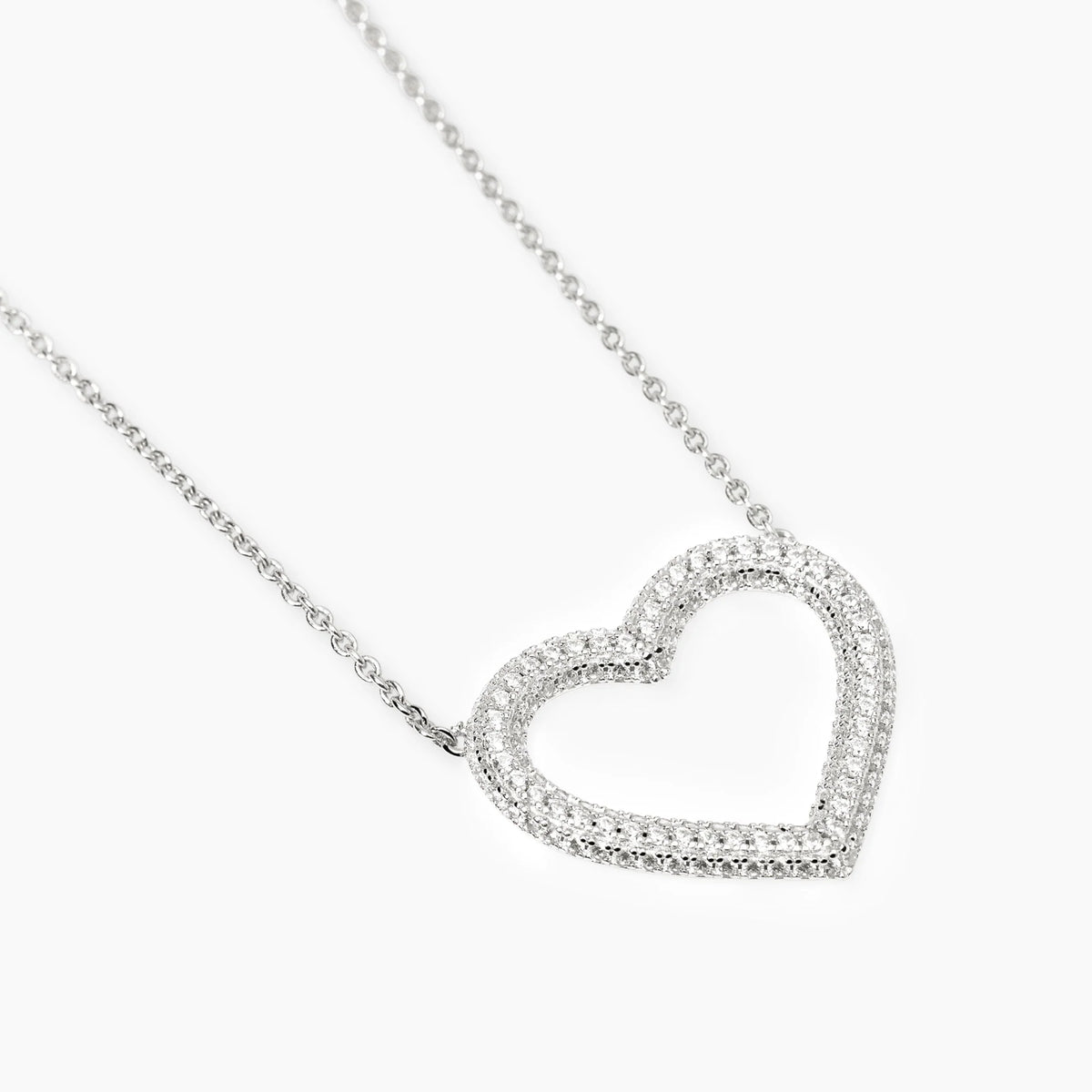 Girocollo in argento con pendente a cuore in zirconi