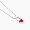 Girocollo con cuori in zirconi e rubino sintetico