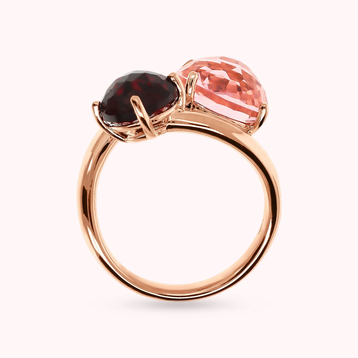 Anello Essentiel Contrarié con Prisma Gem Taglio Mosaico